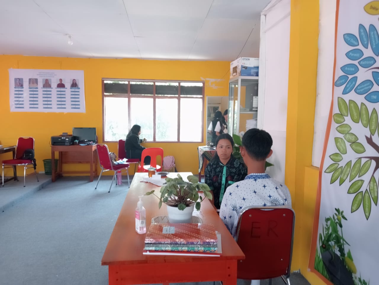 Pelayanan Konseling  bekerja sama dengan dinas kesehatan